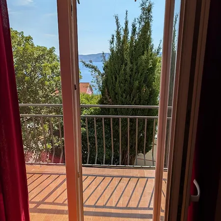 Rotes Am Mit Meerblick Ca 180 Meter Luftlinie Vom *