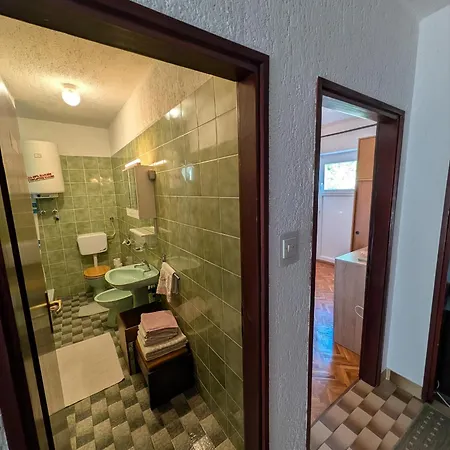 Apartmán Rotes Am Mit Meerblick Ca 180 Meter Luftlinie Vom Sibinj Krmpotski